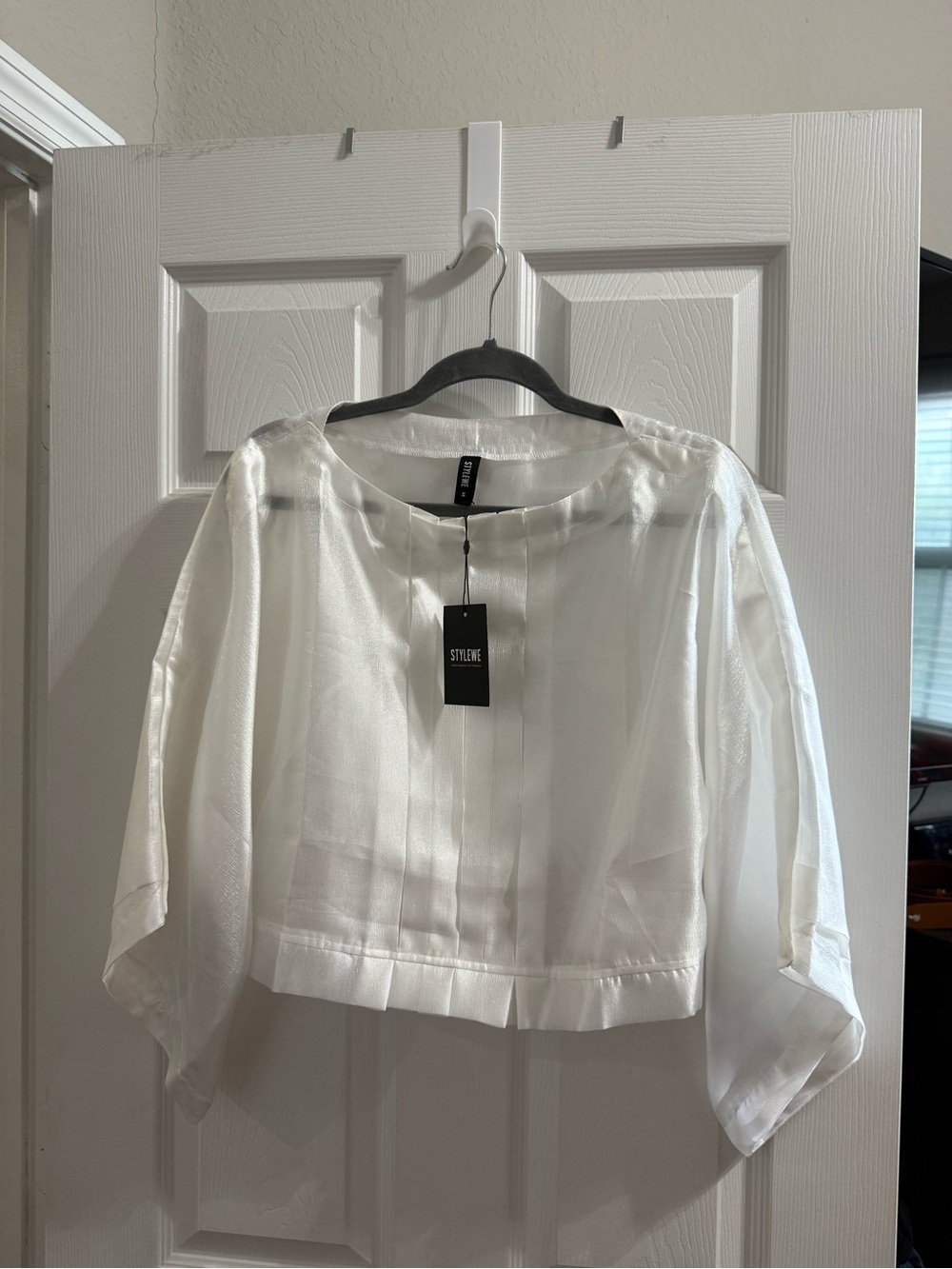 STYLEWE White Satin Boxy Crop Blouse
